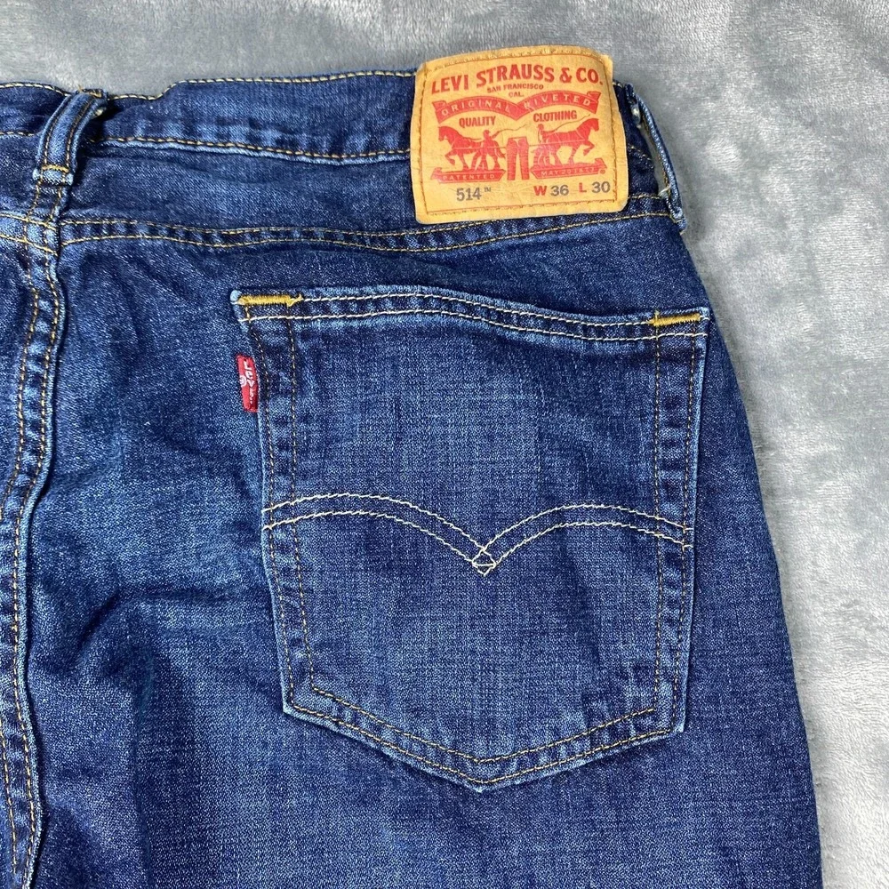 Levis 514 Jeans Mens Fits 36x29 Straight Fit Dark Wash Indigo Denim Fade Classic